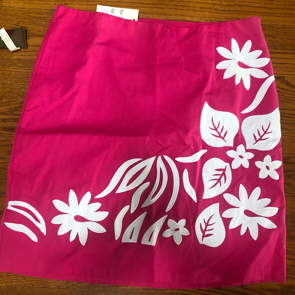 BOCA RATON NEW OLD STK BEACH RESORT   ELIM Hot Pink Skirt w/ Wht Flowers Size 14